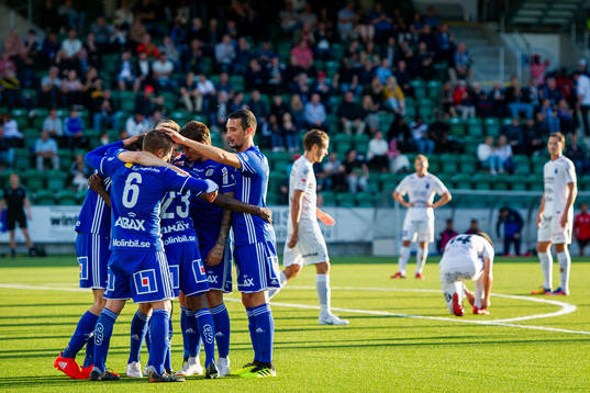Sundsvalls spelare jublar