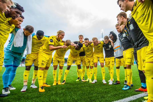 Bläddra bland fler bilder av Football, Eliteserien, Kristiansund - Start