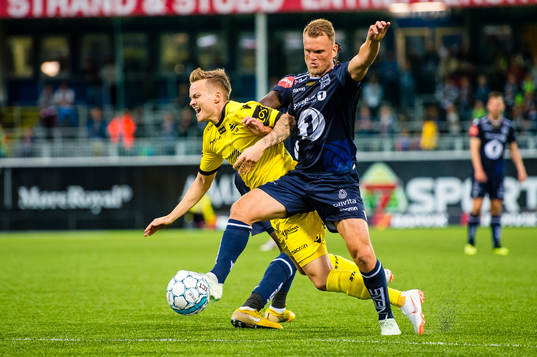 Aron Sigurdarson of Start and Stian Semb Aasmundsen of