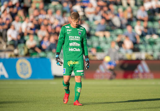 Sirius målvakt Lukas Jonsson deppar