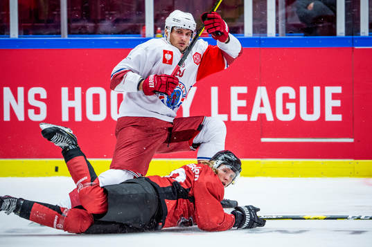 Anatoly Protasenya of Yunost Minsk and Marcus Sylvegård of
