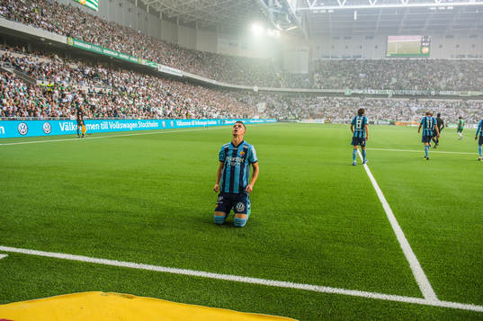 Djurgårdens Haris Radetinac tackar fansen