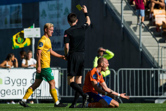 Aron Elís Thrándarson of Aalesund reacts