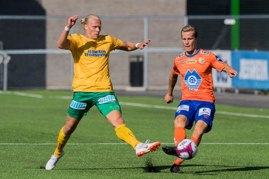 Lars-Jørgen Salvesen of Ull/Kisa and Ståle Steen Sæthre