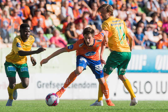 Eric Kitolano of Ull/Kisa and Sondre Fet of Aalesund and