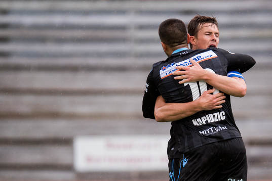 Sanel Kapidzic and Niels Vorthoren of Sandnes Ulf celebrate
