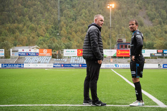 Bjørnar Holmvik of Sandnes Ulf and Bengt Sæternes, head