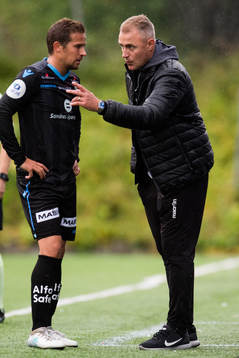 Bjørnar Holmvik of Sandnes Ulf and Bengt Sæternes, head