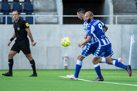 IFK Göteborgs Giorgi Kharaishvili jublar med Robin Söder