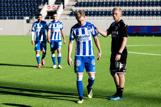 IFK Göteborgs Victor Wernersson deppar med lagkamrater