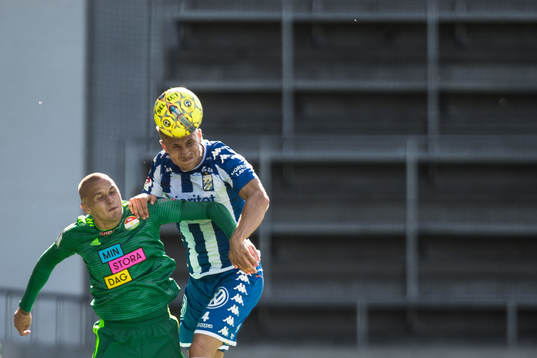 IFK Göteborgs Carl Starfelt oh Dalkurds Adam Ståhl