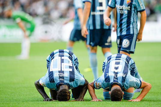 Djurgårdens Aliou Badji och Haris Radetinac jublar