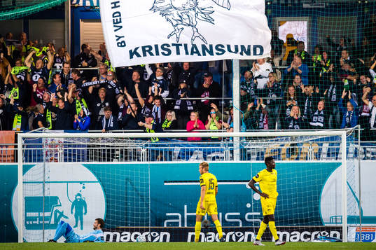 Jonas Deumeland, Henrik Robstad and Damion Lowe of Start