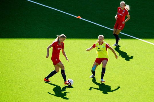 Kristine Bjørdal Leine and Frida Leonhardsen Maanum of