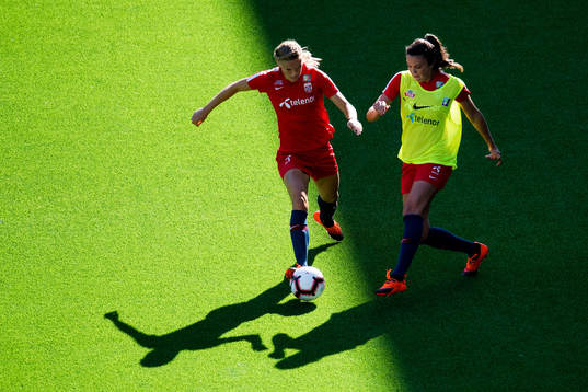 Kristine Bjørdal Leine and Ingrid Syrstad Engen of Norway