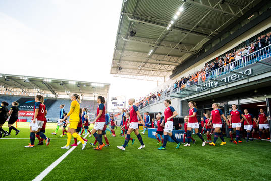 Maren Mjelde, goalkeeper Ingrid Hjelmseth, Ingrid Moe Wold,