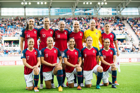 Ingrid Syrstad Engen, Caroline Graham Hansen, Frida Maanum,