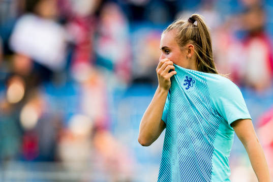 Jill Roord of Netherlands looks dejected