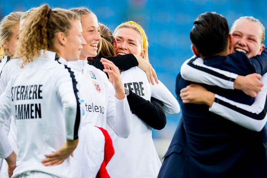 Ingvild Isaksen celebrates