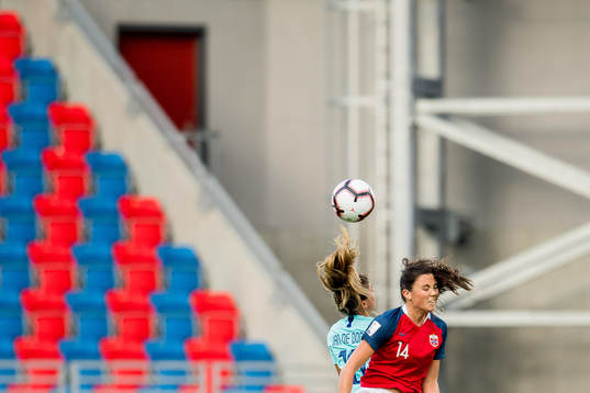 Ingrid Syrstad Engen of Norway and Danielle Van de Donk of