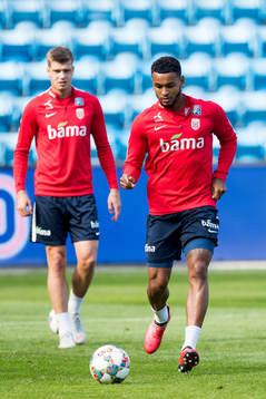 Alexander Sørloth and Joshua King of Norway