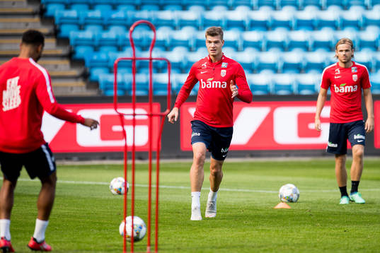 Alexander Sørloth and Iver Fossum of Norway