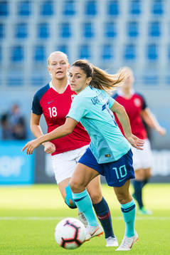 Danielle Van de Donk of Netherlands and Frida Maanum of