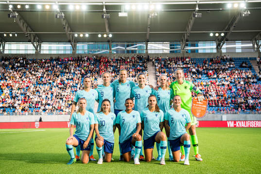 Sherida Spitse (2nd row), Anna Margaretha Marina Astrid