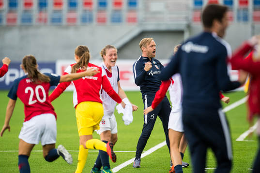 Martin Sjögren, head coach of Norway celebrates