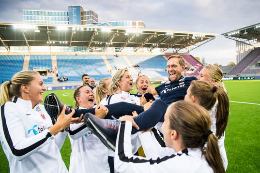 Martin Sjögren, head coach of Norway celebrates with the