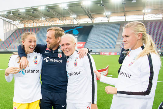 Goalkeeper Cecilie Fiskerstrand, Martin Sjögren, head