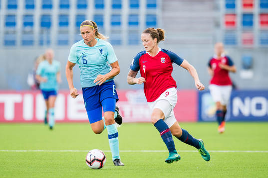 Manieke Anouk Dekker of Netherlands and Isabell Herlovsen
