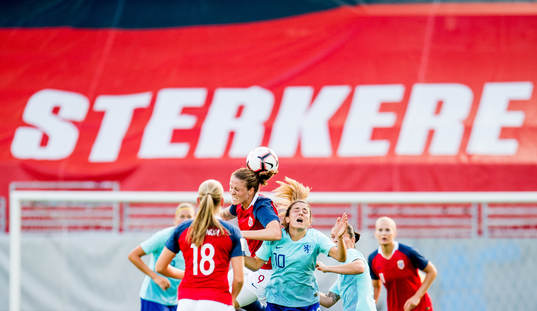 Isabell Herlovsen of Norway and Danielle Van de Donk of