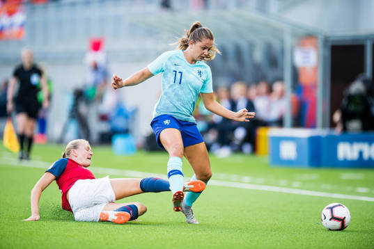 Frida Maanum of Norway and Lieke Martens of Netherlands