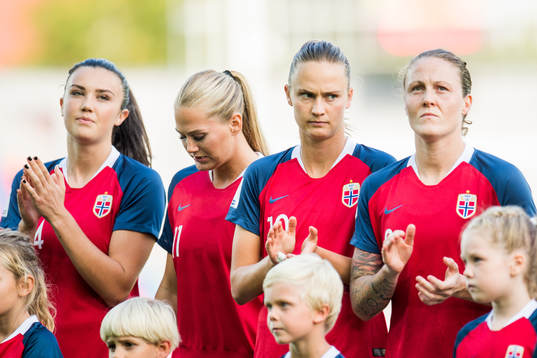 Ingrid Syrstad Engen, Lisa-Marie Karlseng Utland, Caroline