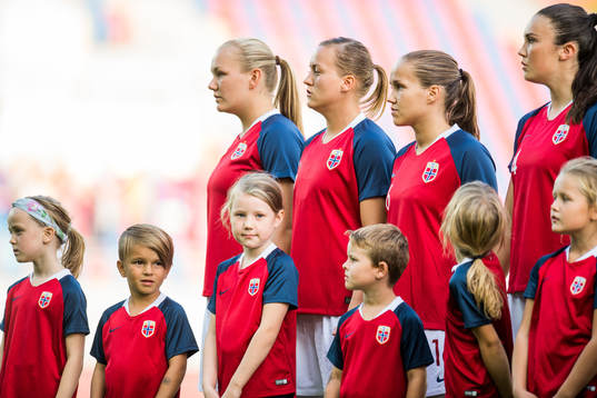 Frida Maanum, Kristine Minde, Guro Reiten and Ingrid