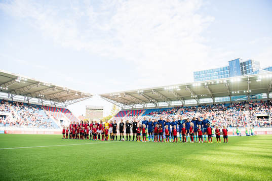 The line-up of the two teams