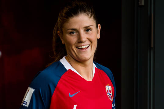 Maren Mjelde of Norway enters the pitch