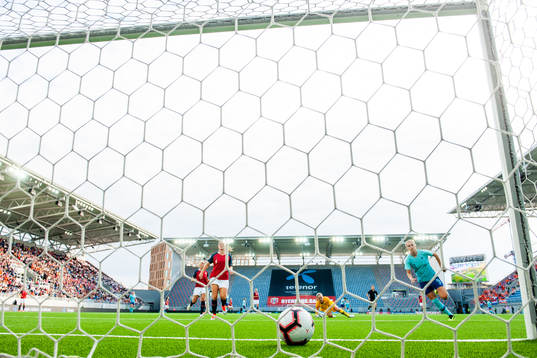Anna Margaretha Marina Astrid Miedema of Netherlands scores