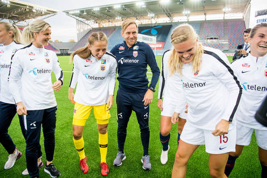Ingrid Marie Spord, goalkeeper Cecilie Fiskerstrand, Martin