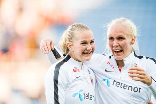 Frida Maanum and Maria Thorisdottir of Norway celebrate