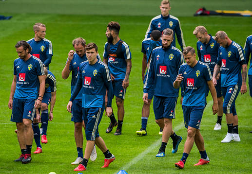 Spelare samlas