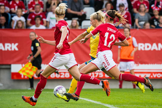Sveriges Sofia Jakobsson gör 0-1