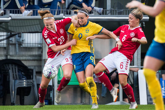 Sveriges Kosovare Asllani