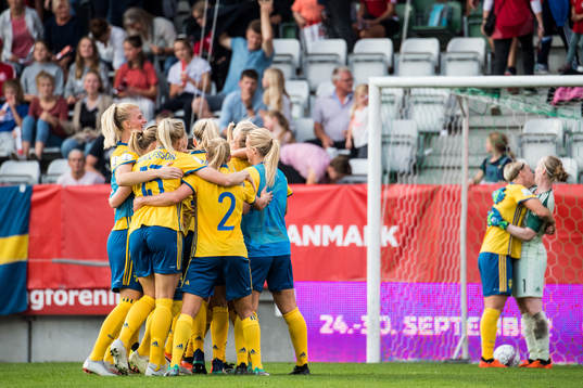 Sveriges spelare jublar