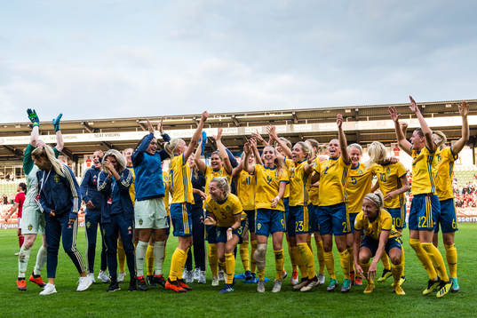 Sveriges spelare jublar