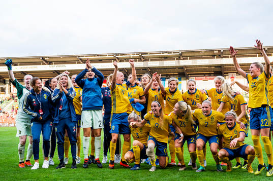 Sveriges spelare jublar