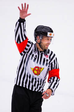 Referee Marcus Linde