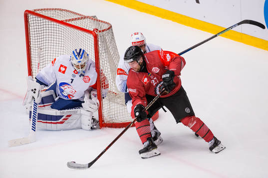 Ponthus Westerholm of Frölunda and goalkeeper Niklas