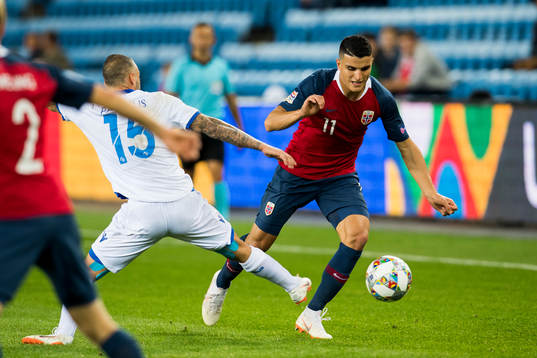 Fotis Papoulis of Cyprus and Mohamed Elyounoussi of Norway
